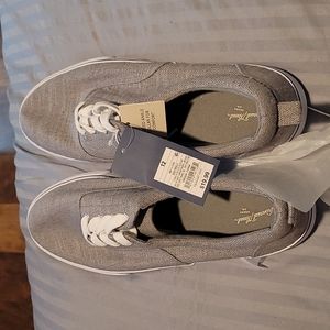 Brand new women's sneakers